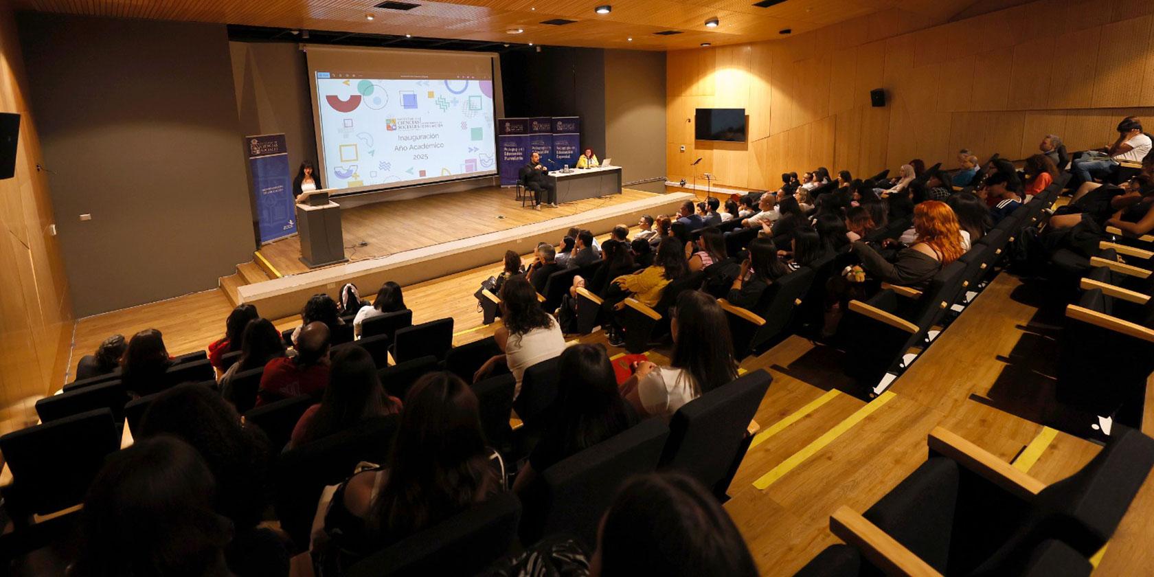 U. de Chile celebra y da la bienvenida a nuevas generaciones de educadores/as para el país.